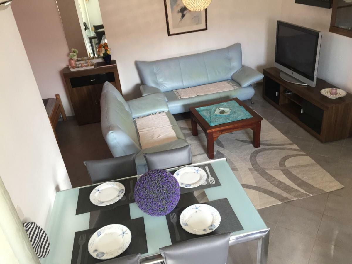 Apartment Vila Lina Vir Luaran gambar