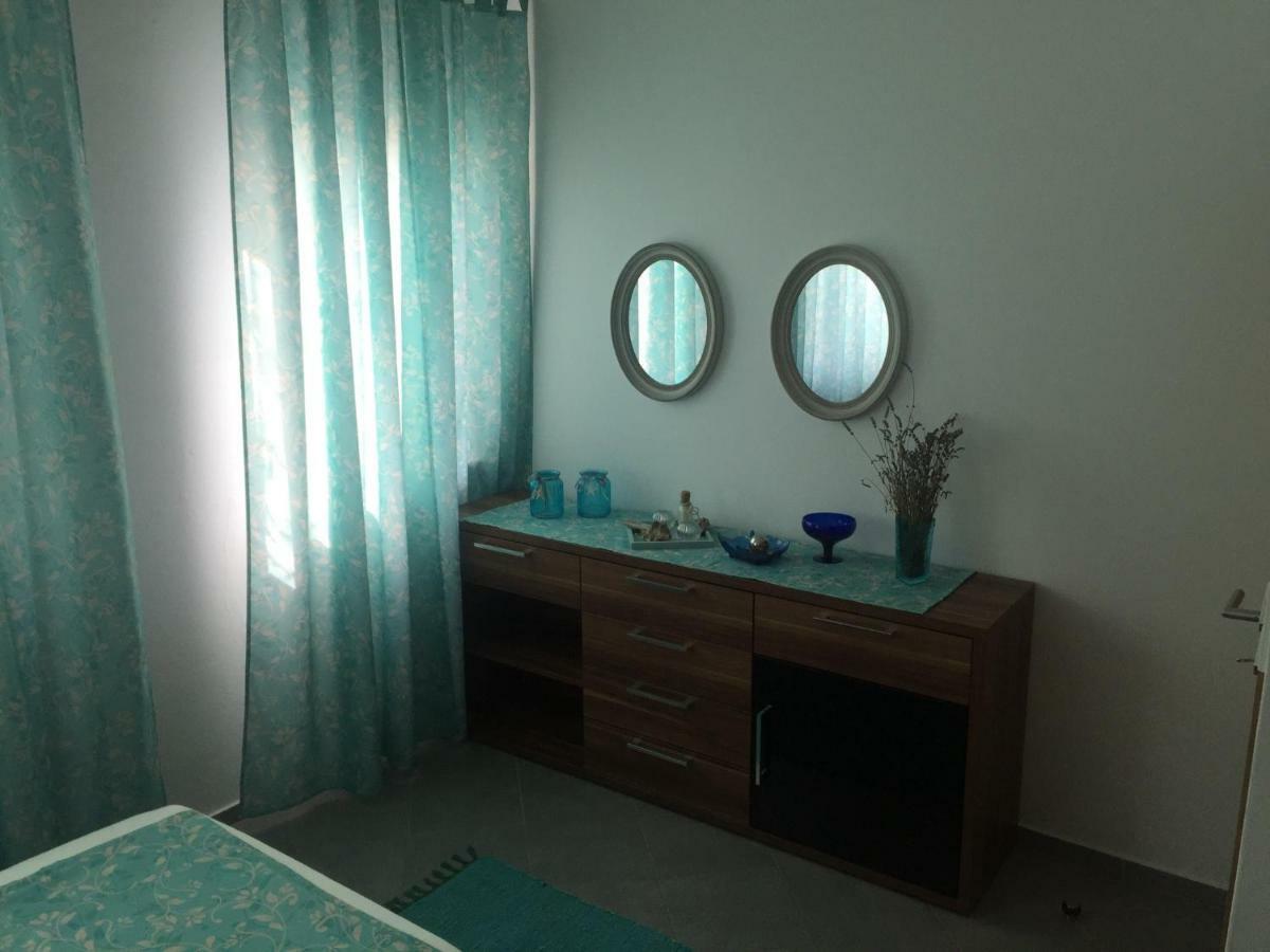 Apartment Vila Lina Vir Luaran gambar