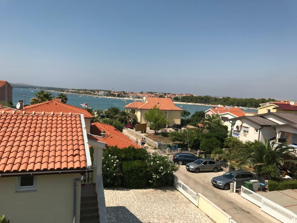 Apartment Vila Lina Vir Luaran gambar